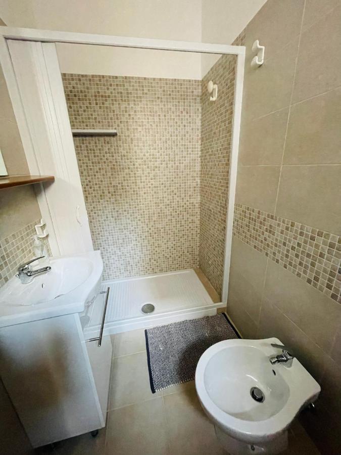 Lovely 2 Bedroom Rental Unit,Patio And Close Beach San Pietro in Bevagna Buitenkant foto