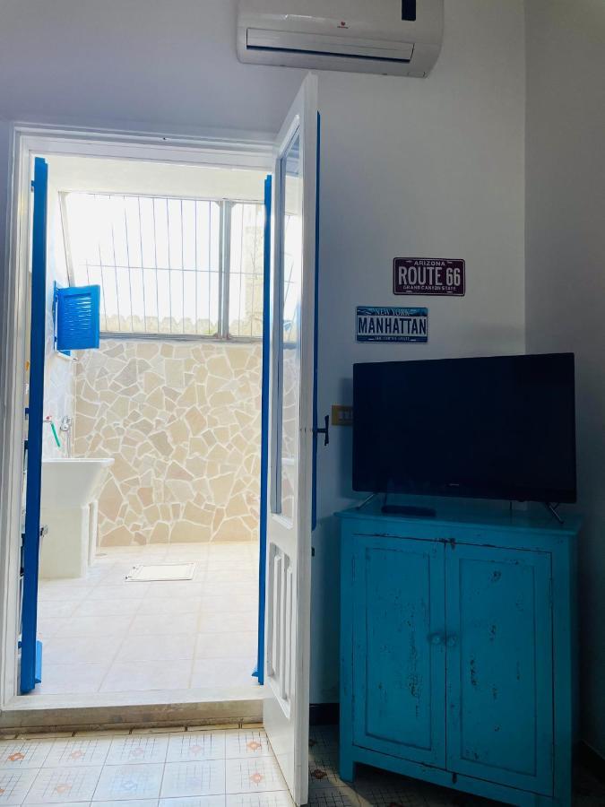 Lovely 2 Bedroom Rental Unit,Patio And Close Beach San Pietro in Bevagna Buitenkant foto